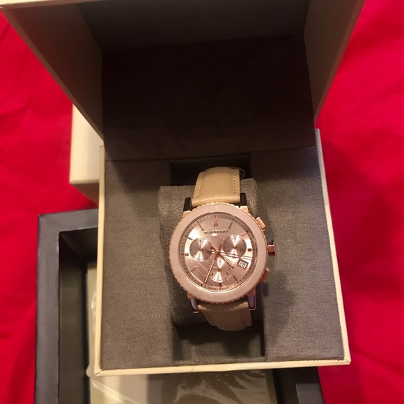 Watche - Picture 3 of 6